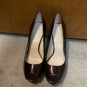 NEVER WORN Nine West Wine Colored Peep Toe Heels